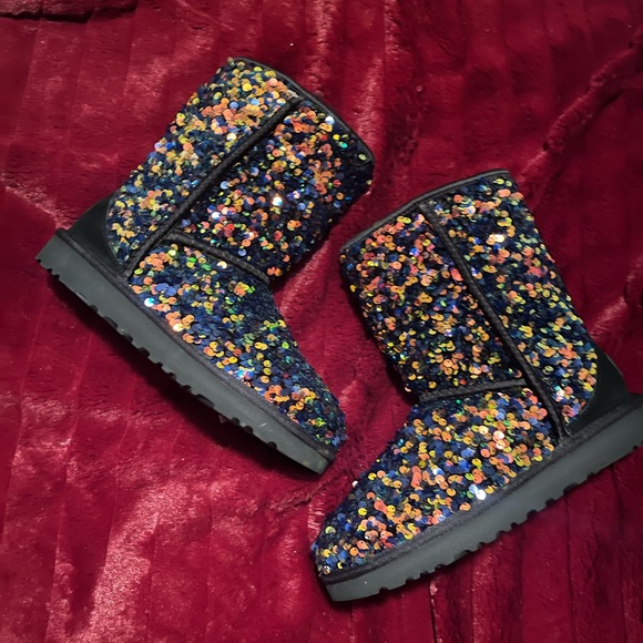 RARE! Sequin Uggs - Picture 3 of 4